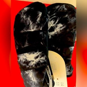 New thinsulate gloves